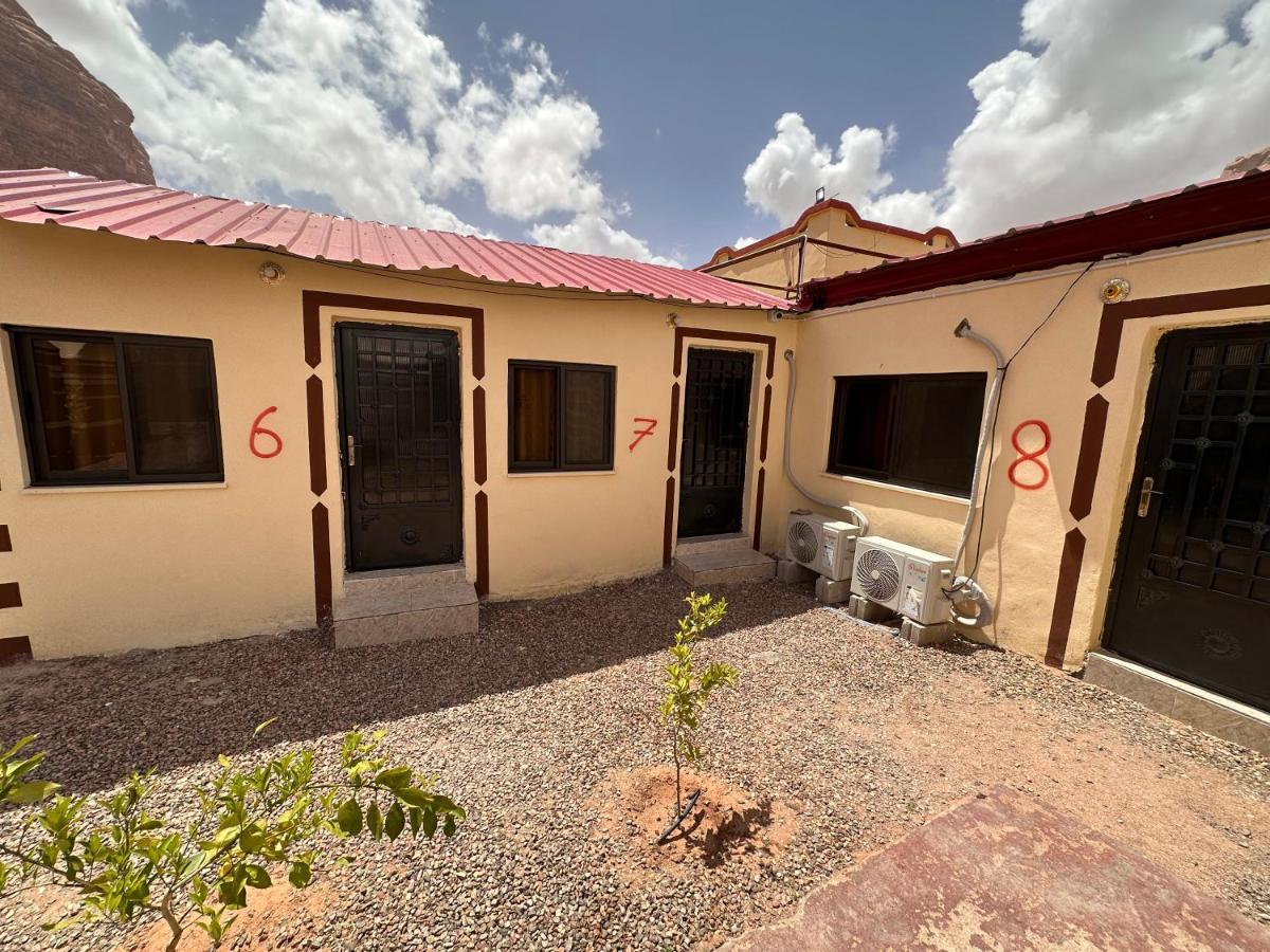 Wadi Rum Oryx Hostel & Tours Экстерьер фото